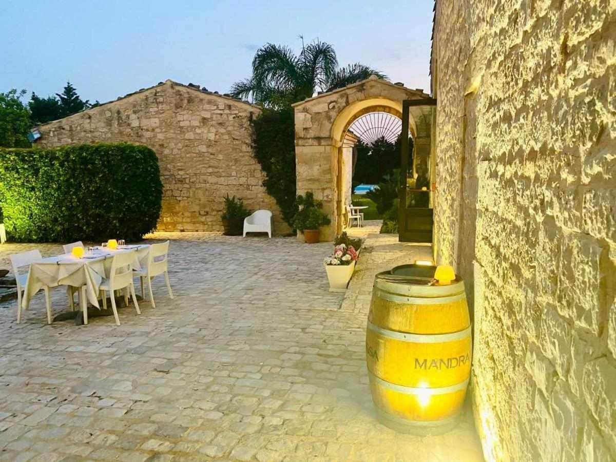 Torre Dantona Country Suites Pozzallo Dış mekan fotoğraf